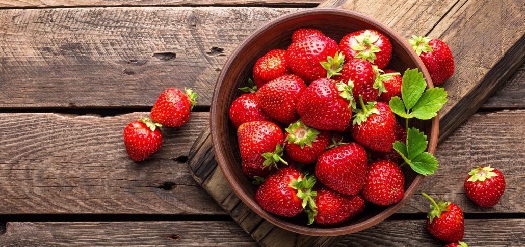 fresh juicy strawberries with leaves strawberry 2021 08 26 17 20 58 utc